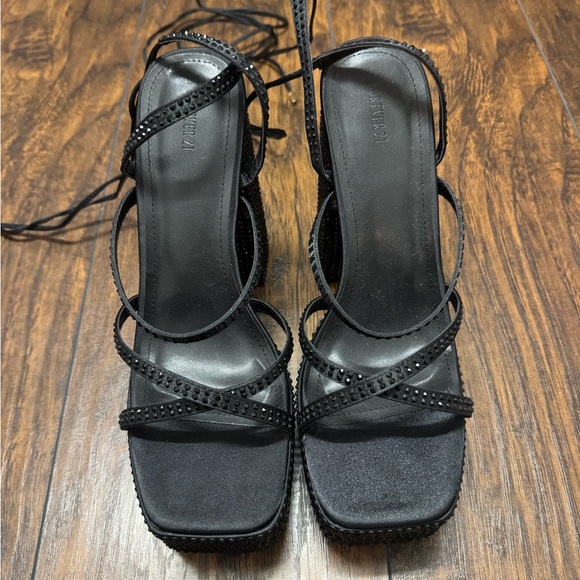 Platform heels - Picture 2 of 4